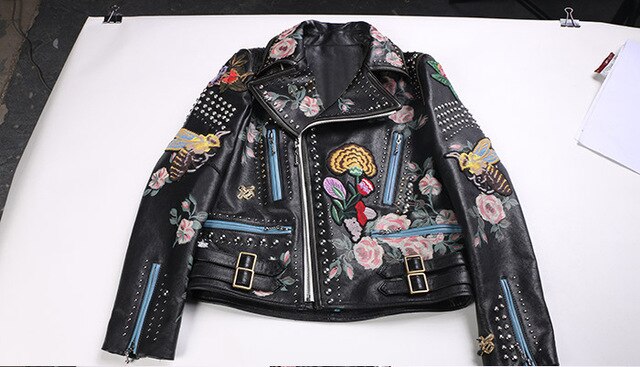 Chic women's rivets biker jackets Fashion embroidered PU leather jackets high quality leather short coat E957